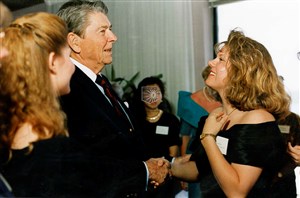 Image description is not available for 1992.244